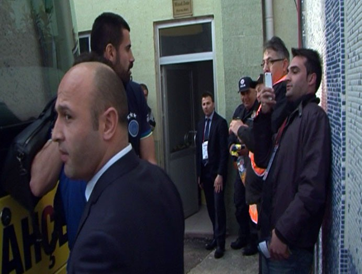 Volkan Demirel: Şimdi S...., Rahat Ol