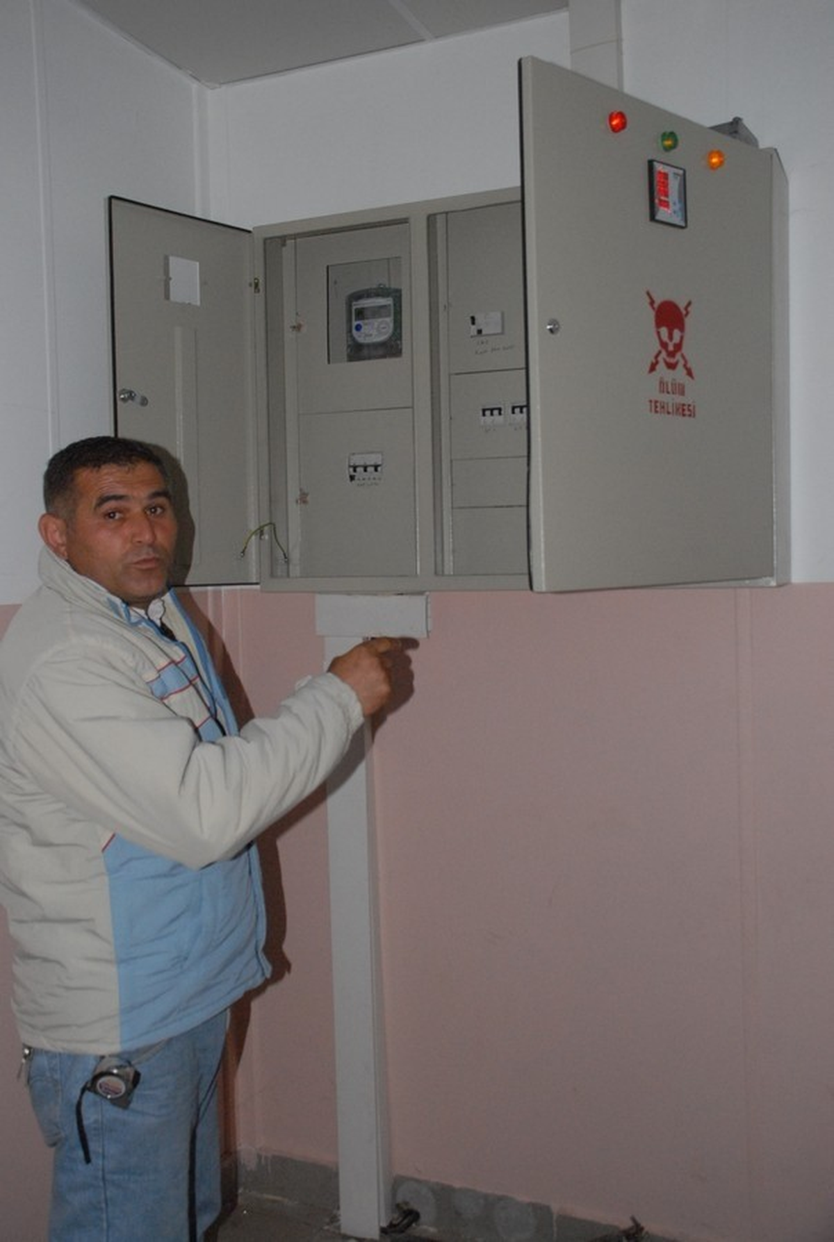 Yangın Çıkan Lisede İkili Eğitim Başladı