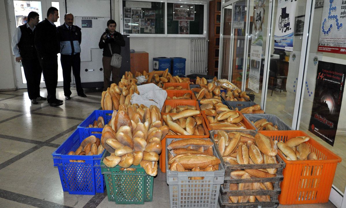 Zabıtadan Ekmek Operasyonu