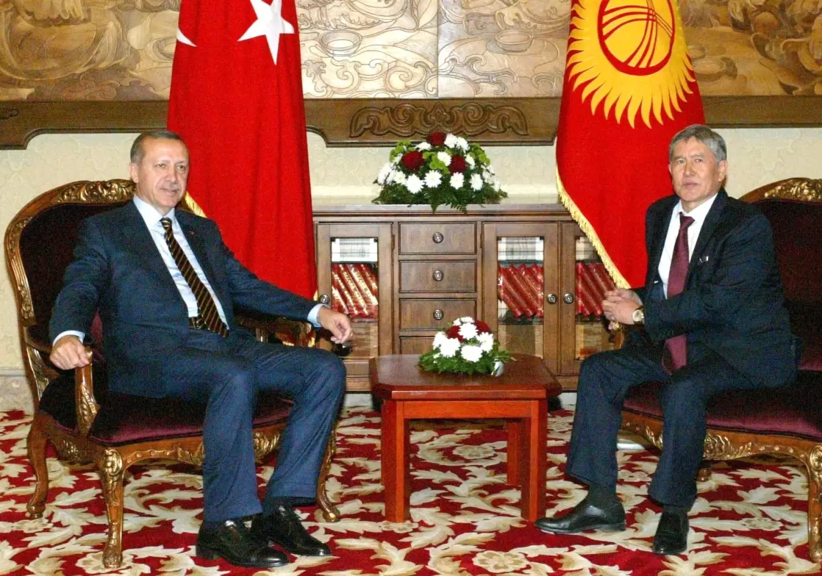 Başbakan Recep Tayyip Erdoğan, "Parlamento\'da Başkanlık Divanı\'na Saldırmaları, Kürsü İşgal...