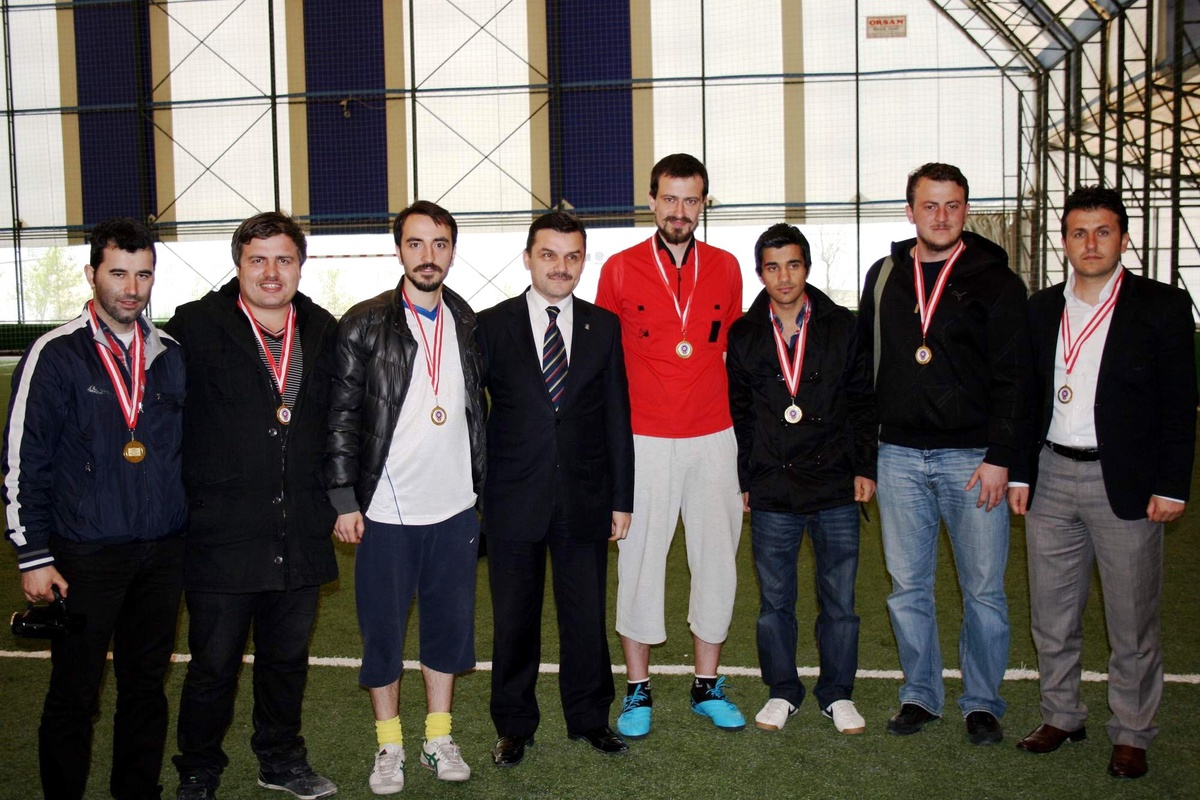 Basınspor ile Emniyetspor Dostluk Maçına Çıktı