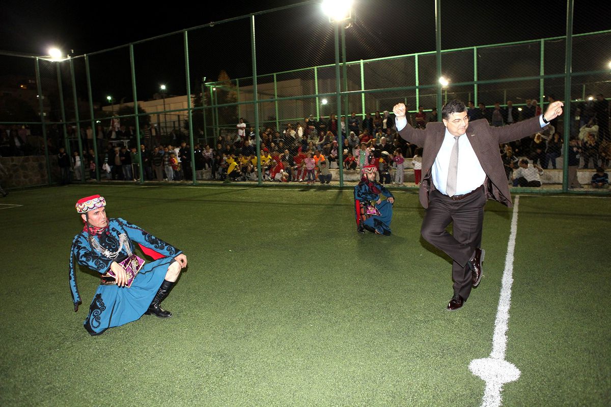 Başkan Sındır\'dan Zeybek Şov