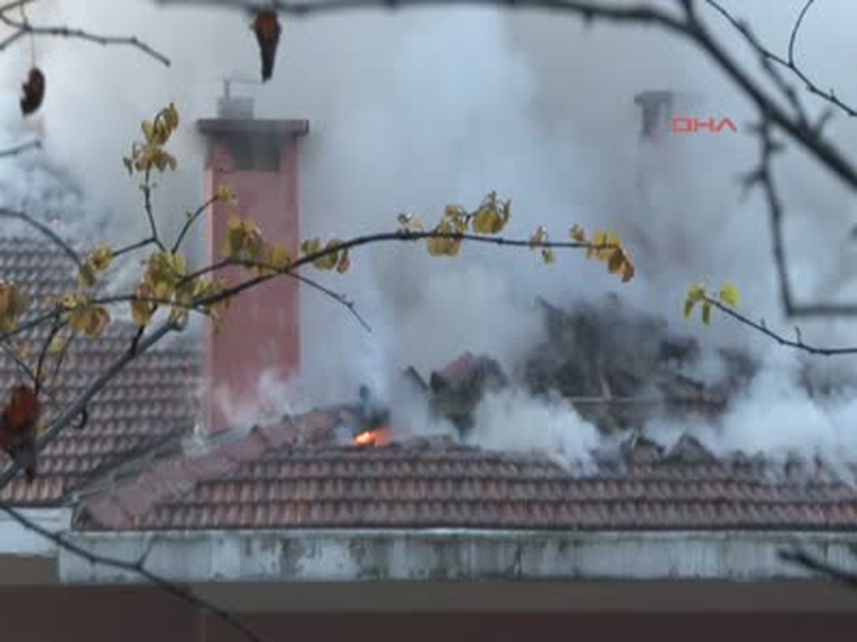 Müşir Fuat Paşa Yalısı\'nda Yangın Çıktı