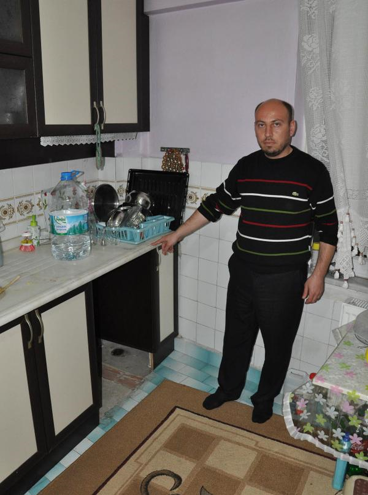 Evindeki Eşyalar Haczedilen Esnaftan Suç Duyurusu