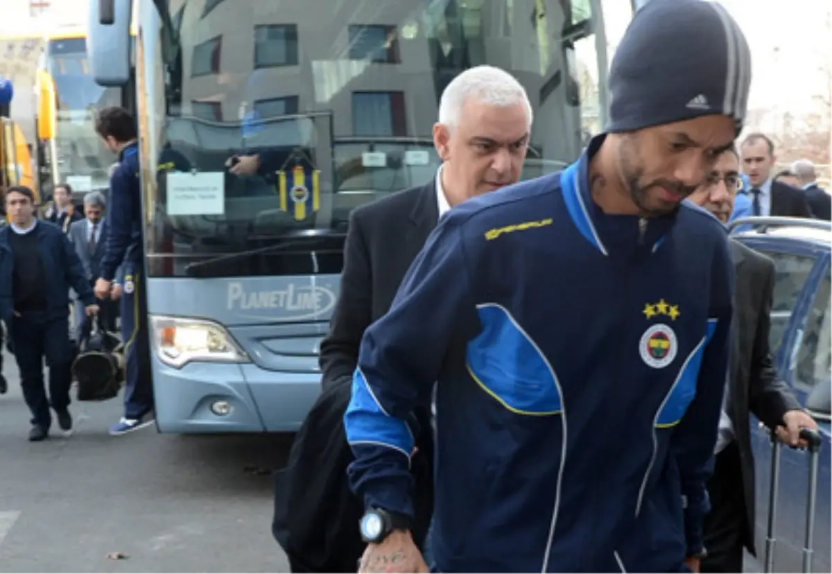 Fenerbahçe Lazio Maçı İçin Roma\'ya Gitti