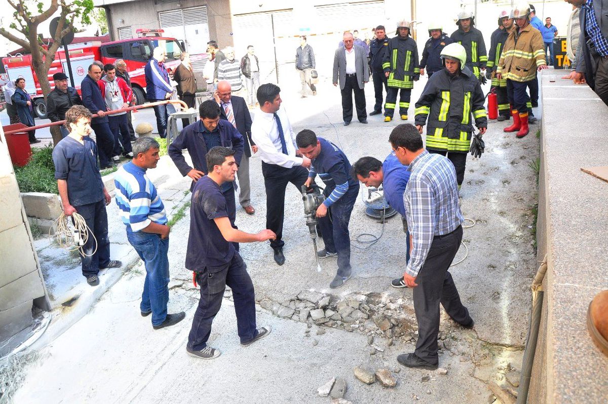 Hastanede Yanan Elektrik Kabloları Korkuttu