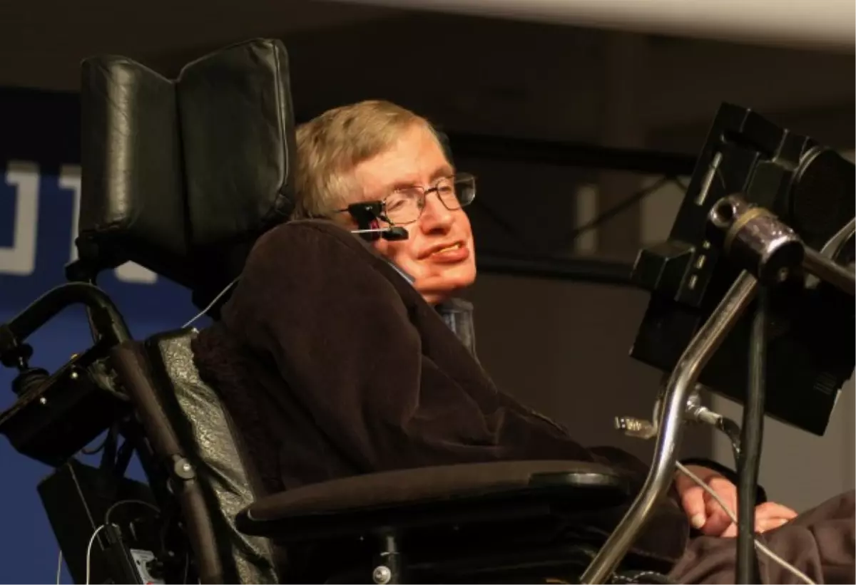 Stephen Hawking İnsanlığı Uyardı