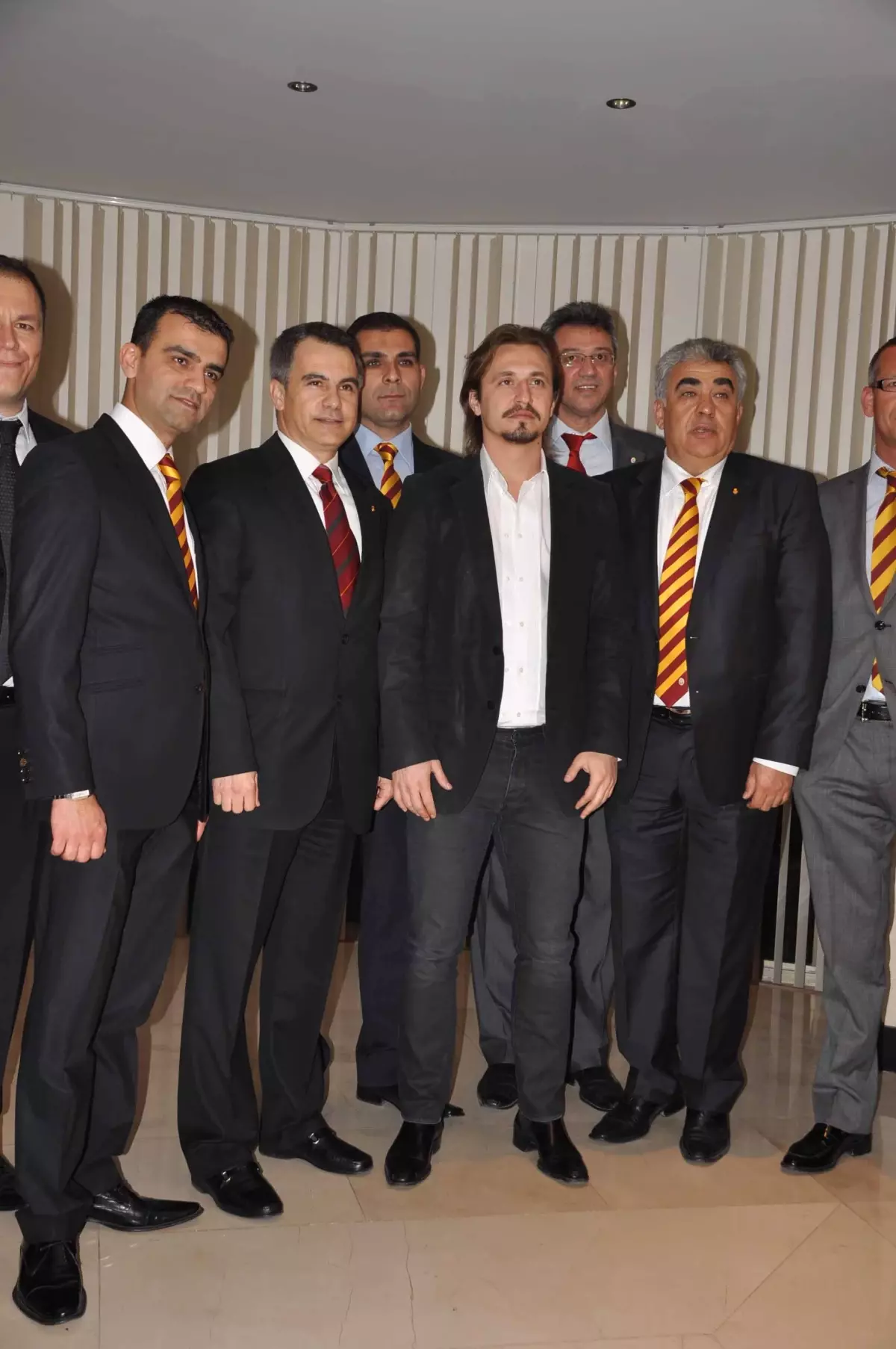 Kuşadası Galatasaray Taraftarlar Derneği\'nden " Şampiyonluk Müjdesi Yemeği "