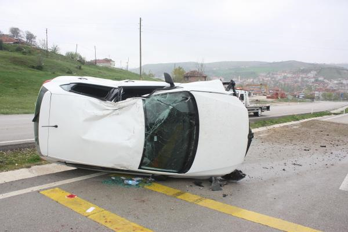 Otomobil Takla Attı: 6 Yaralı