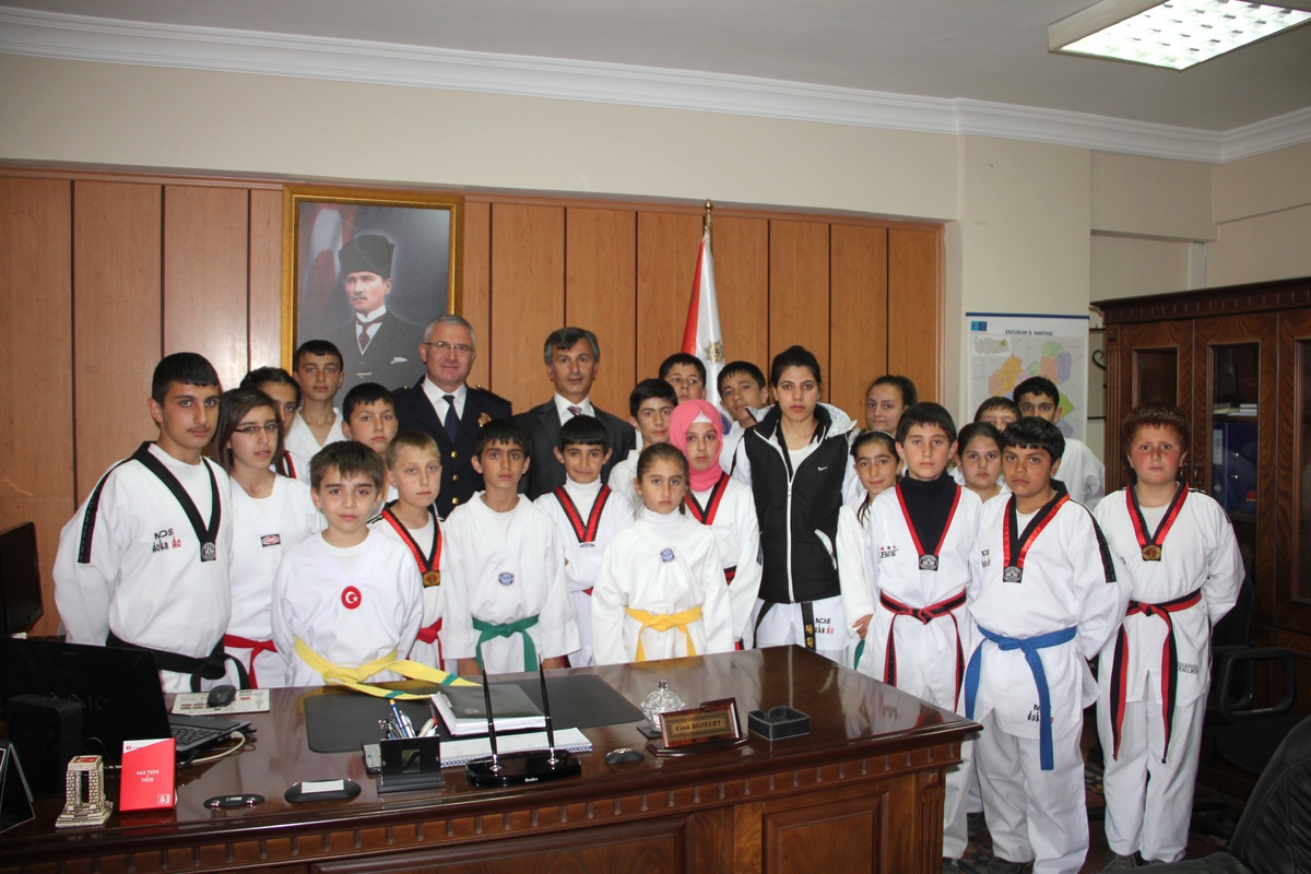 Sporculardan Emniyet Müdürlüğüne Ziyaret