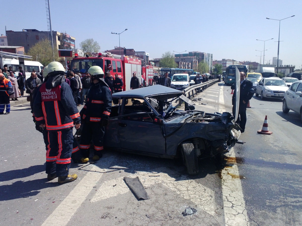 Tır\'ın Biçtiği Otomobilin Lpg Tankı Yola Fırladı