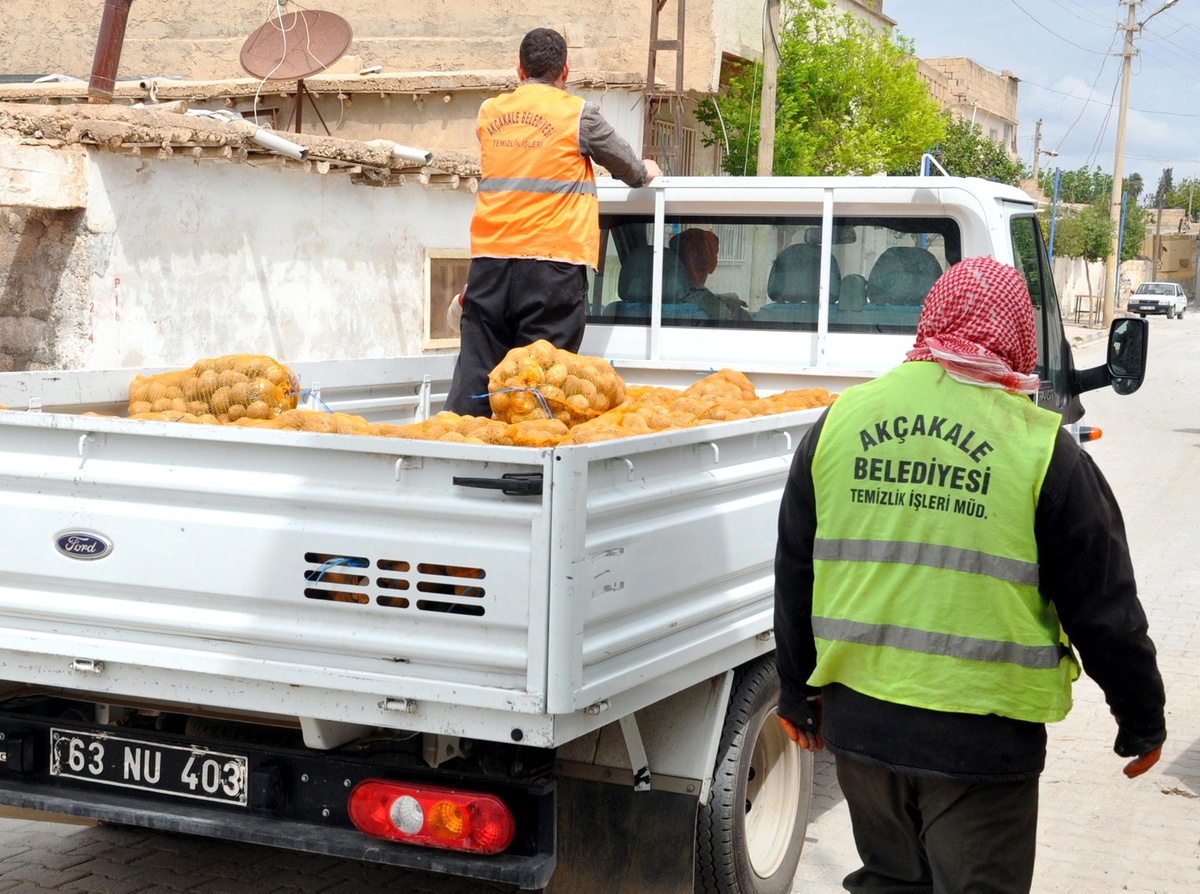 Türkiye Belediyeler Birliği, Akçakale\'ye 750 Ton Patates Gönderdi