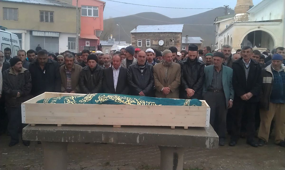 Üniversiteli Genç Gözyaşları Arasında Toprağa Verildi