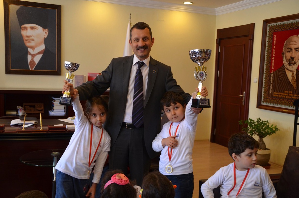Üniversitenin Çocukları, Rektörü Ziyaret Etti