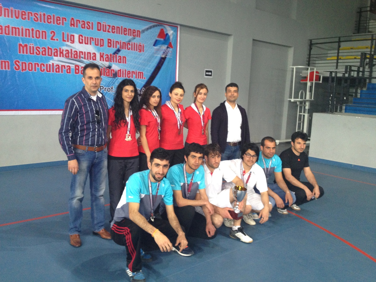 Yyü Badminton Takımı\'ndan Büyük Başarı