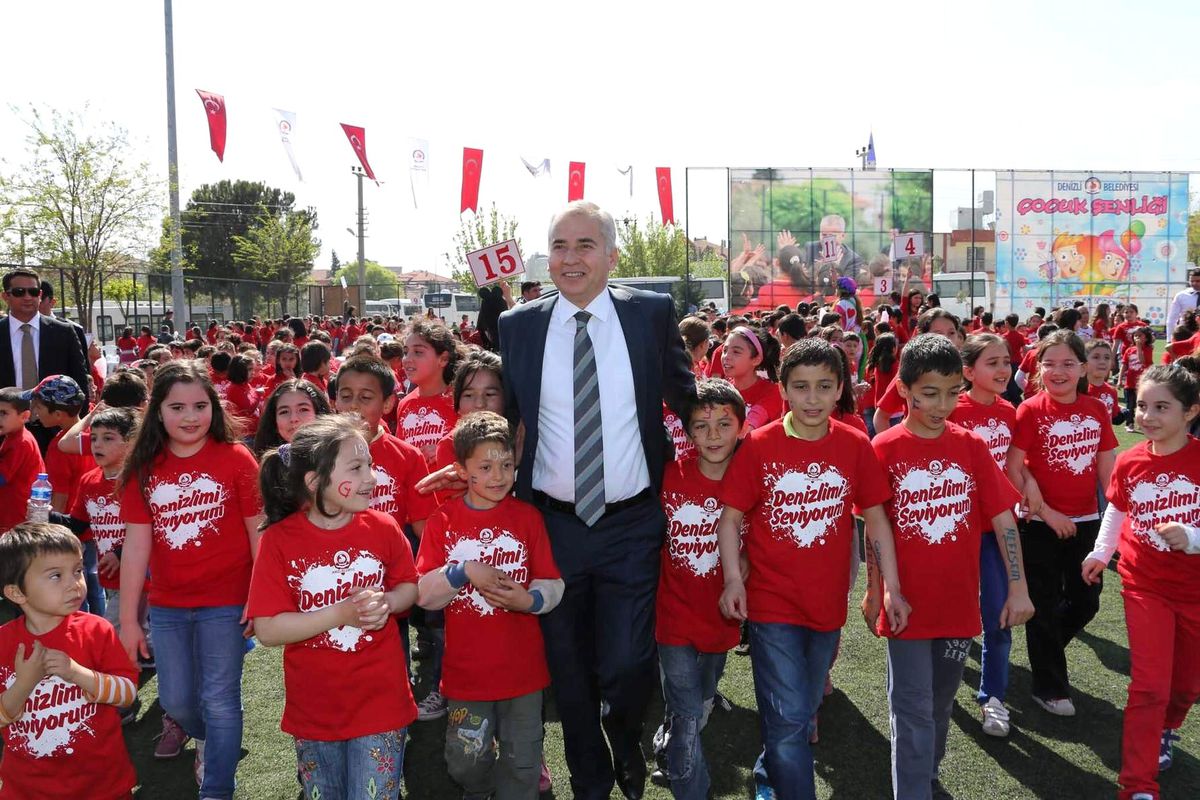 Denizli\'de Çocuk Şenliği Devam Ediyor