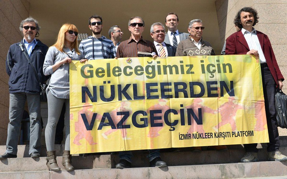 Nükleer Karşıtı Platformu\'ndan Adliye Önünde Açıklama