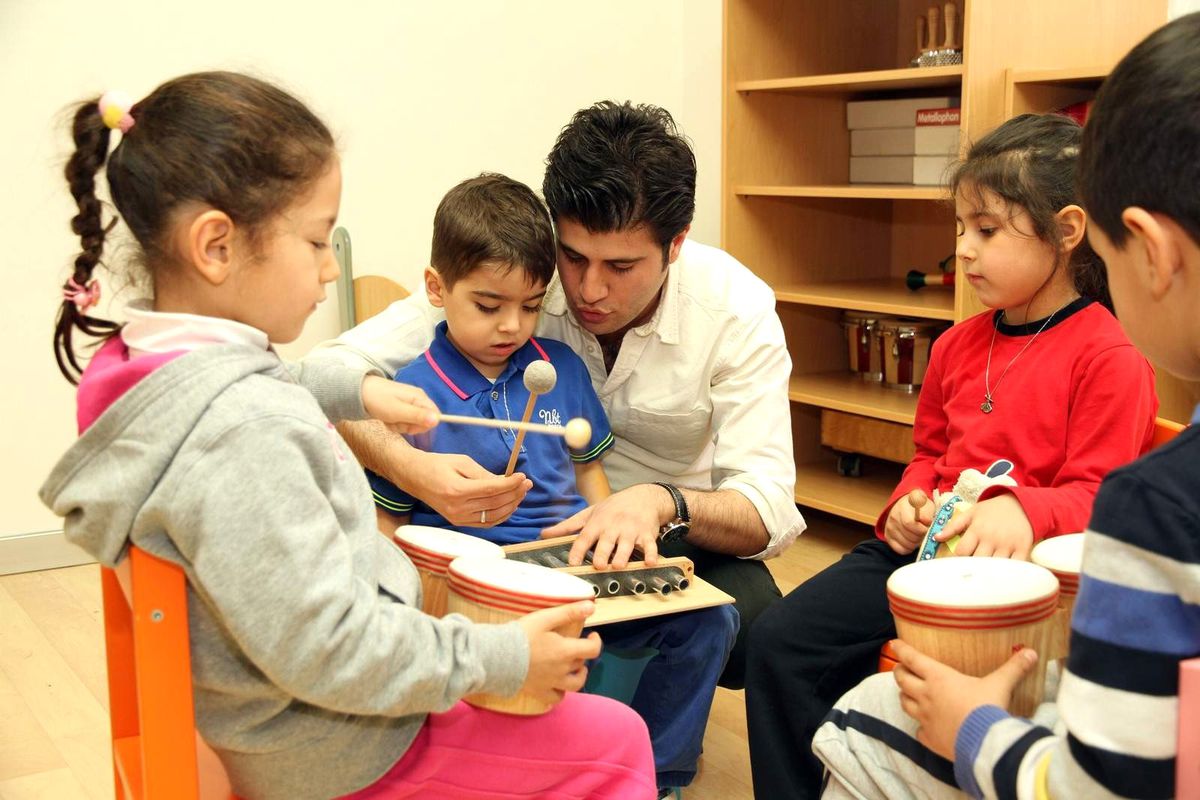 Öğrenciler Anasınıflarında Müzik Eğitimi Alıyor