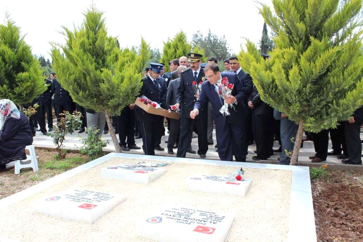 Şehitlik Dışında Bulunan Polis Şehitlerine Anıt Mezar Yaptırıldı