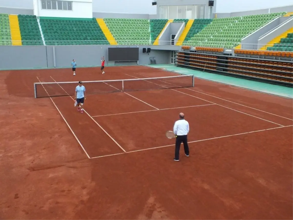 Tenis Kompleksinde İlk Maçı Addadı Yaptı