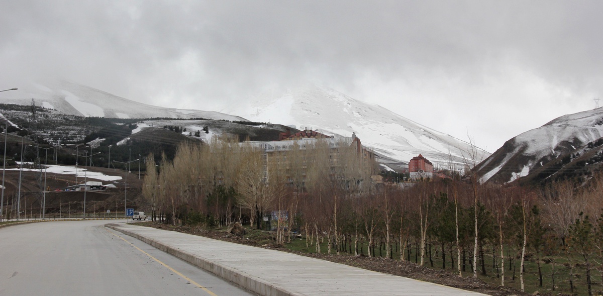 Türkiye\'de Bahar Havası, Erzurum\'da Kar Yağışı