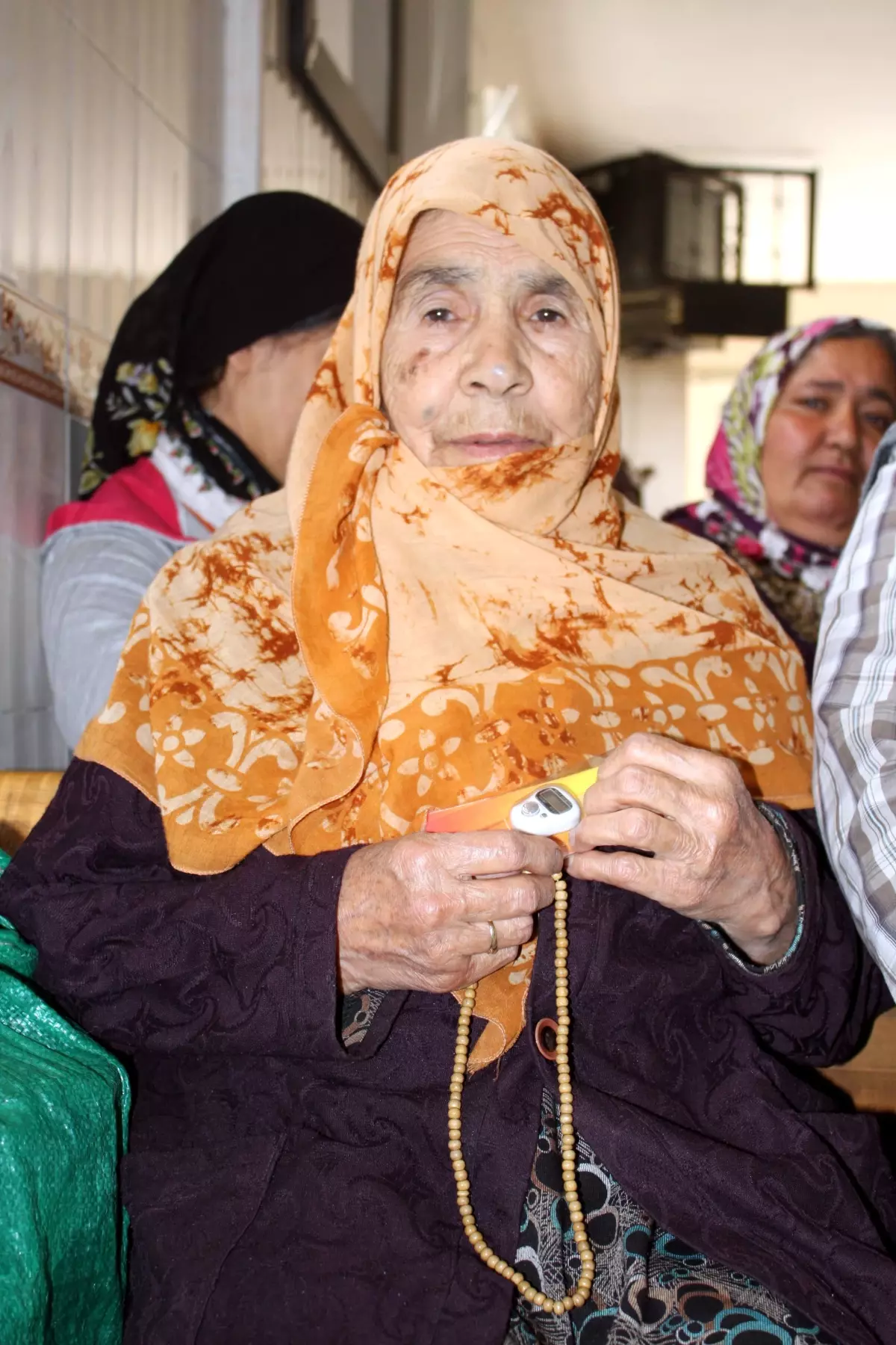 Uşşaki Vakfı Gaziantep Şubesi Kutlu Doğum Haftasında Yoksullarını Unutmadı