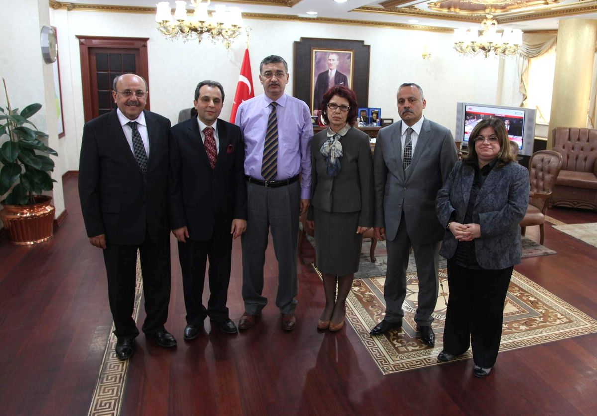 Vali Güvenç Şanlıurfalılar Derneği Yönetimini Kabul Etti