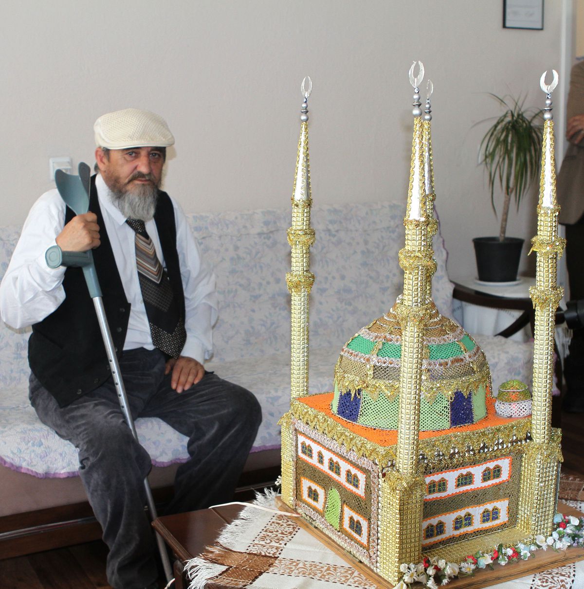 7 Ayda Yaptığı Eserini Satıyor