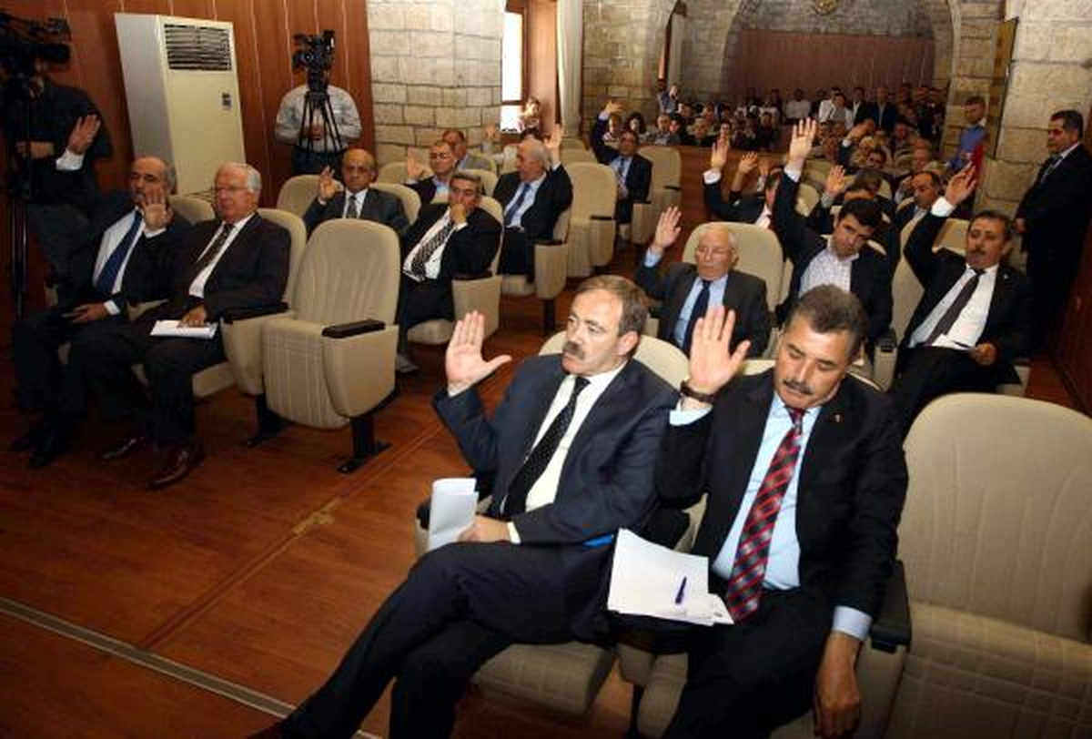 Afşin\'de İki Otomobil Çarpıştı: 7 Yaralı