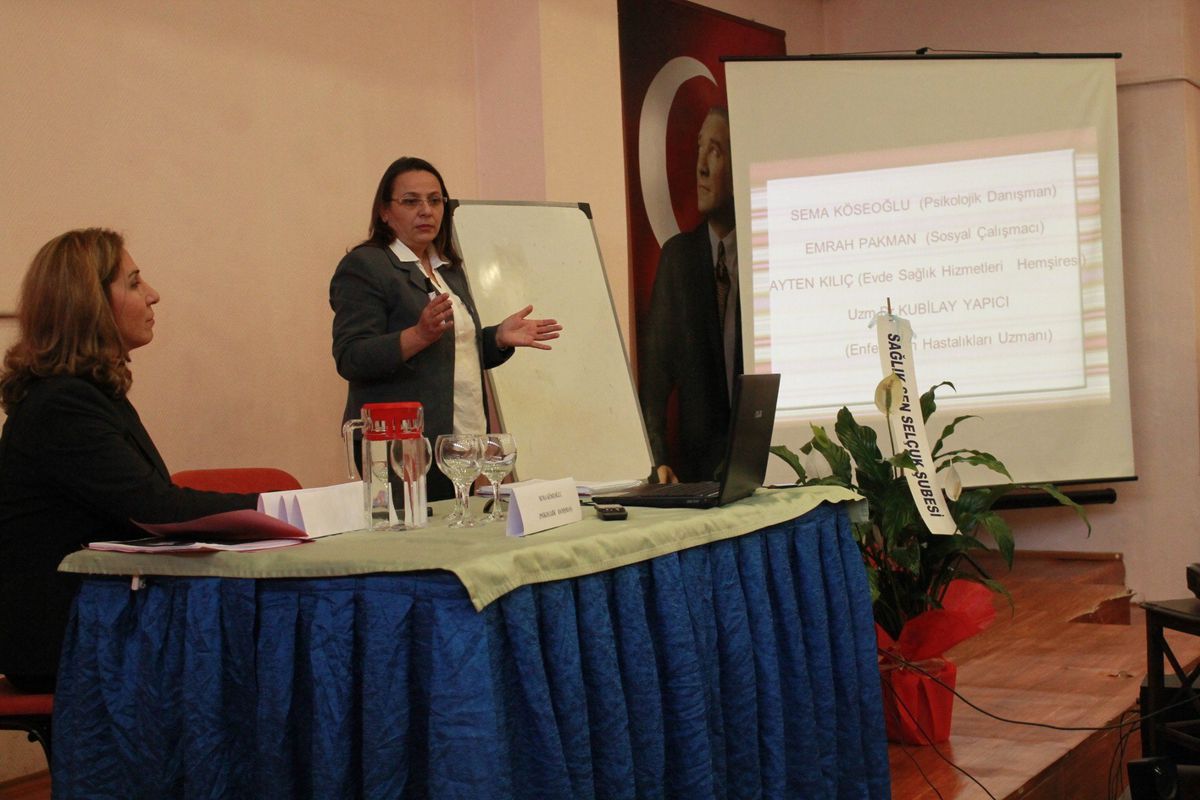 Bakıma Muhtaç Hastaların Yakınları İçin Panel Düzenlendi