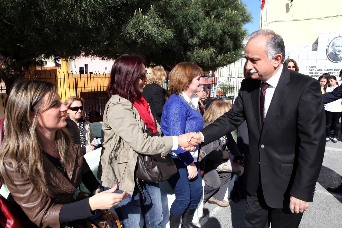 Bayraklı, 8 Ülkeden 35 Öğretmeni Ağırladı