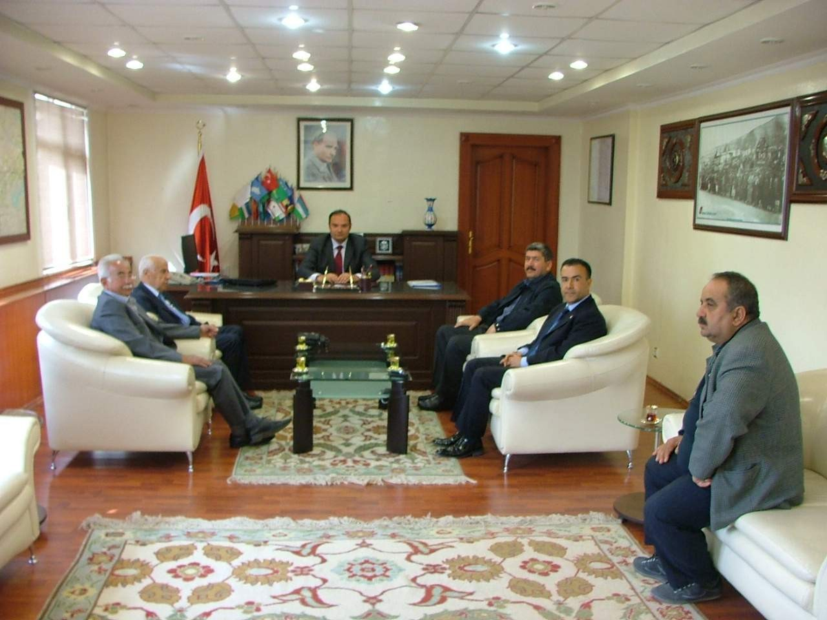 Besni Tskgv\'den Kaymakam Demirkale\'ye Ziyaret