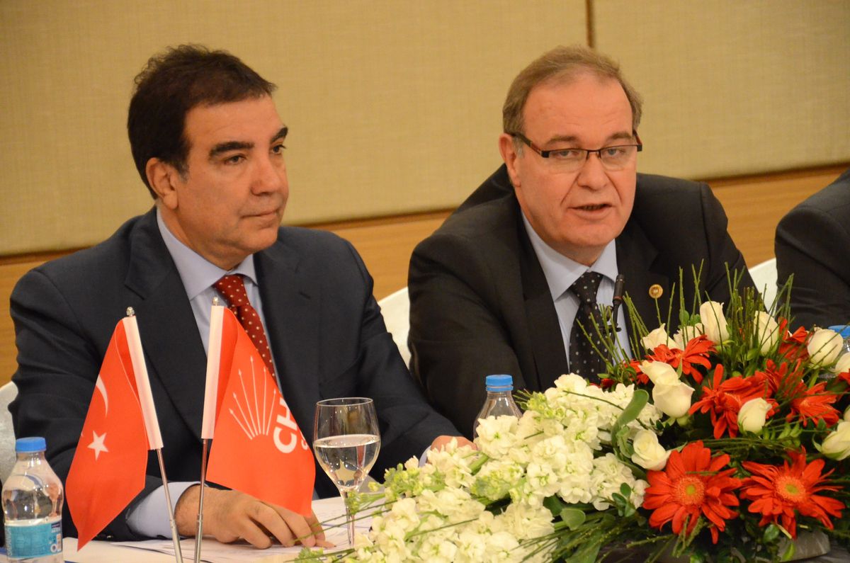 CHP Genel Başkan Yardımcısı Faik Öztrak Tekirdağ Belediyesine Gerçekleştirilen Operasyonu...