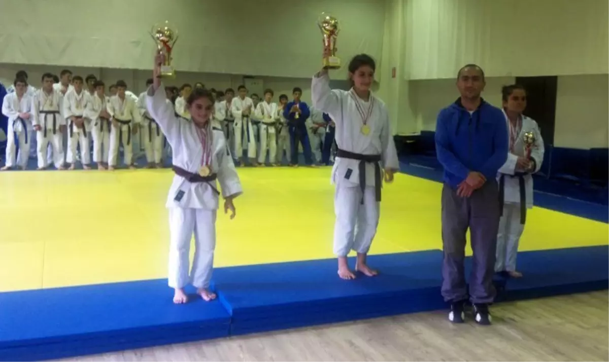 Düzce\'de Okullararası Judo Seçmeleri Yapıldı