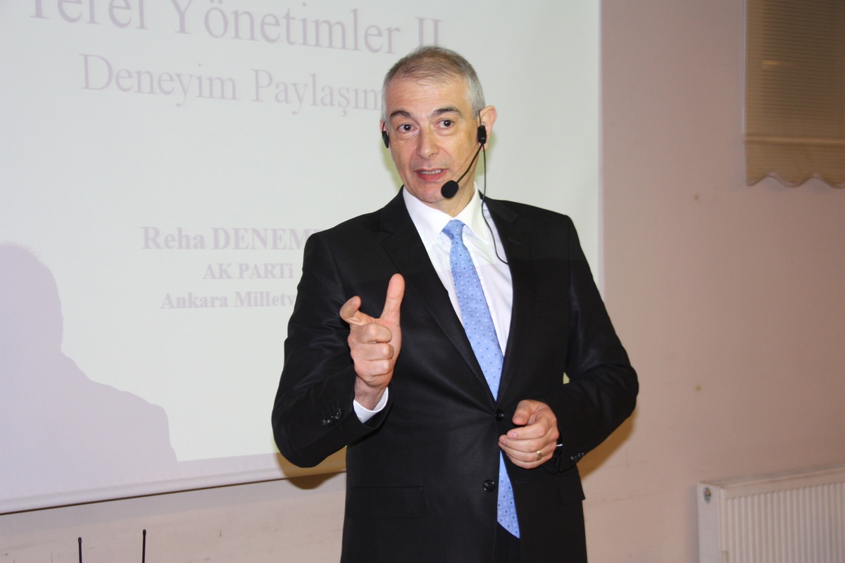 Düzce Siyaset Akademisi\'ne Ankara Milletvekili Reha Denemeç Katıldı