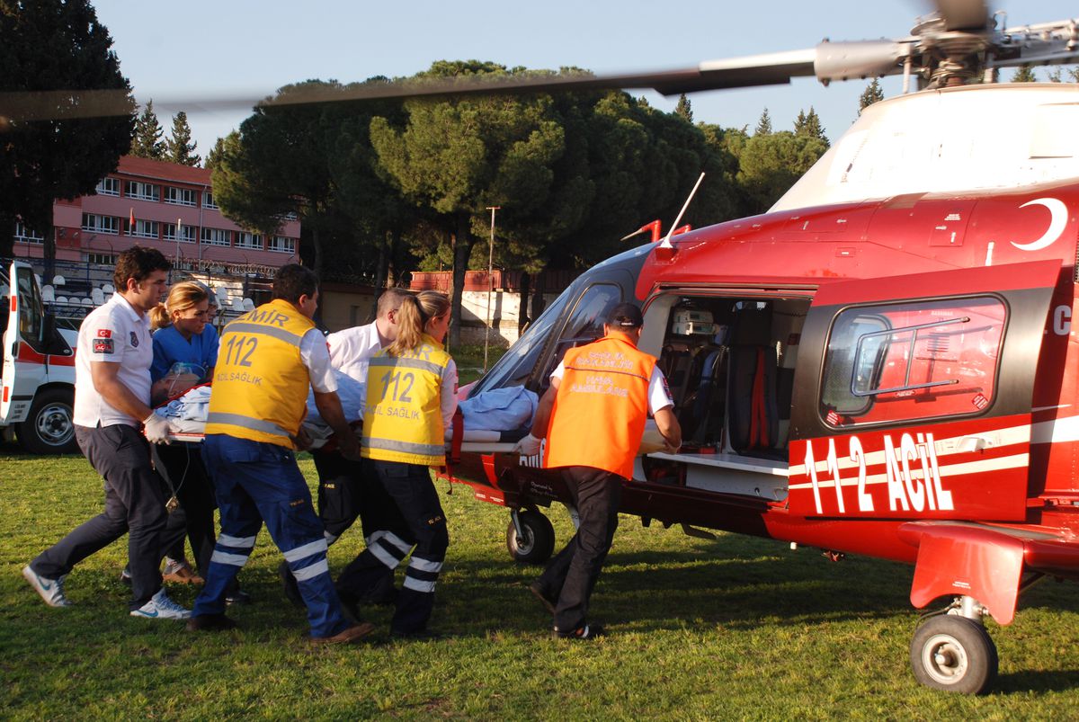 Helikopterle İzmir\'e Nakledildi