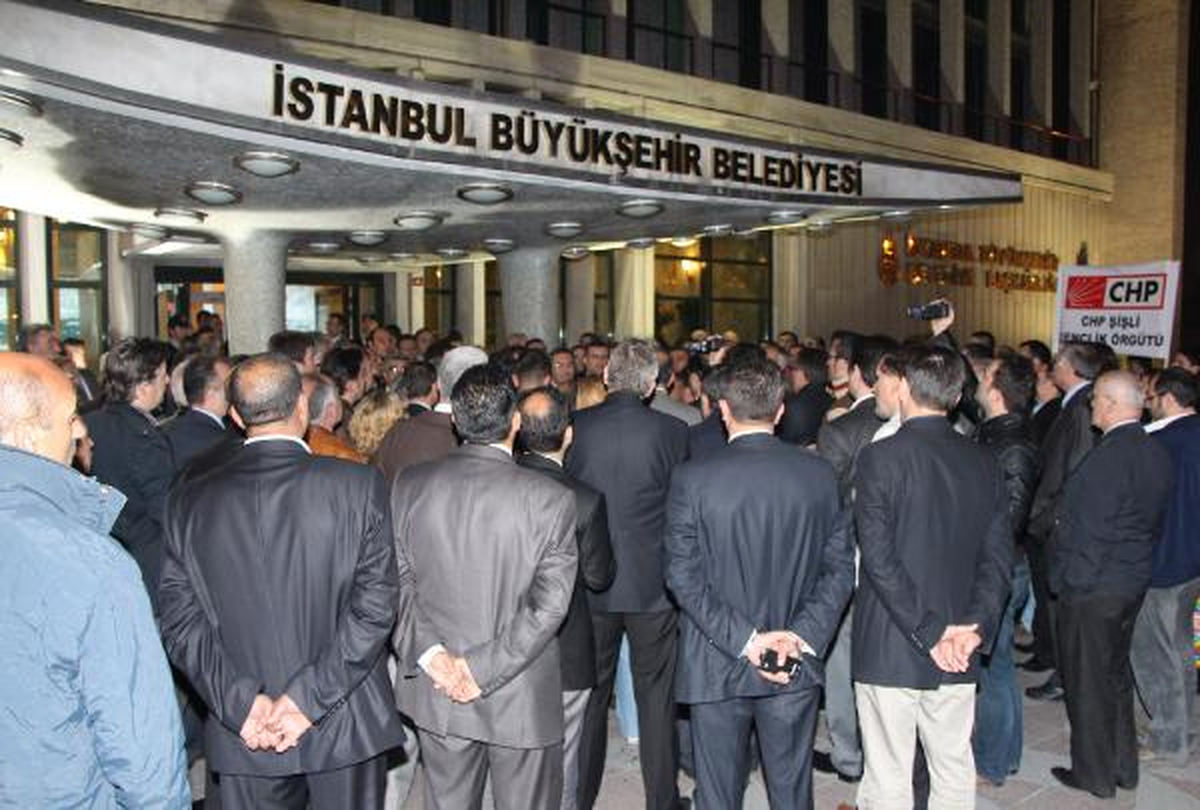 İbb Meclisi\'nde Arbede