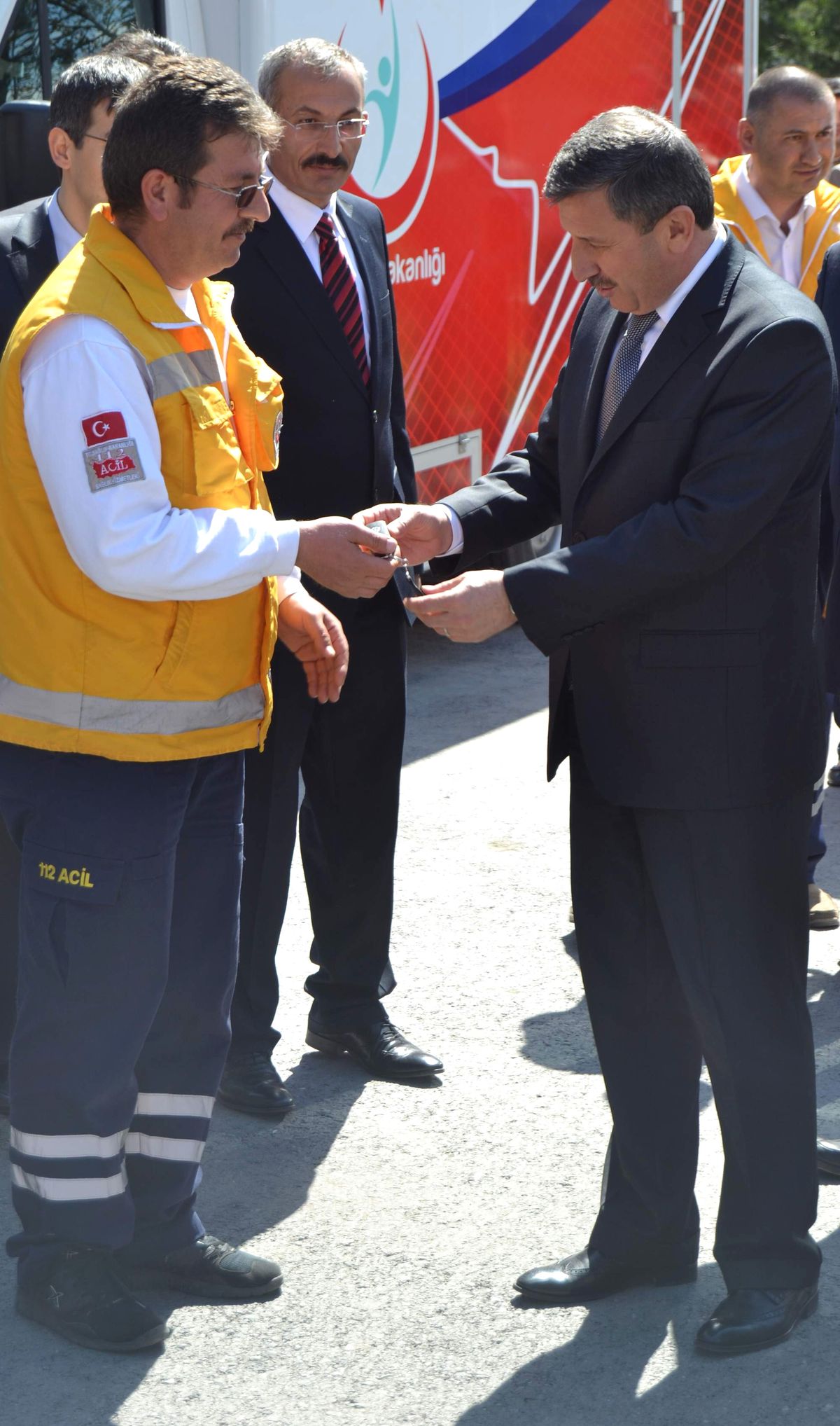 İl Sağlık Müdürlüğüne 6 Yeni Ambulans