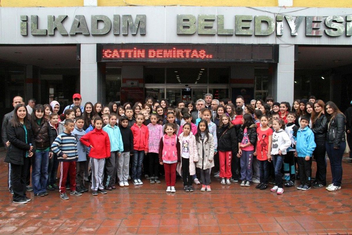 İlkadım Halk Oyunları Ekibi Kırşehir\'e Uğurlandı