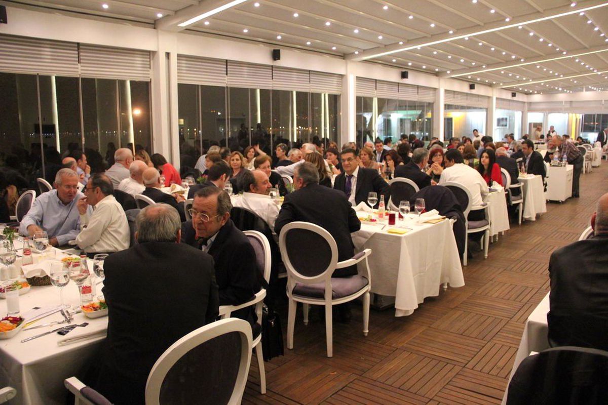 İstanbul\'daki Akhisarlılar Unutulmaz Bir Gece Yaşadı
