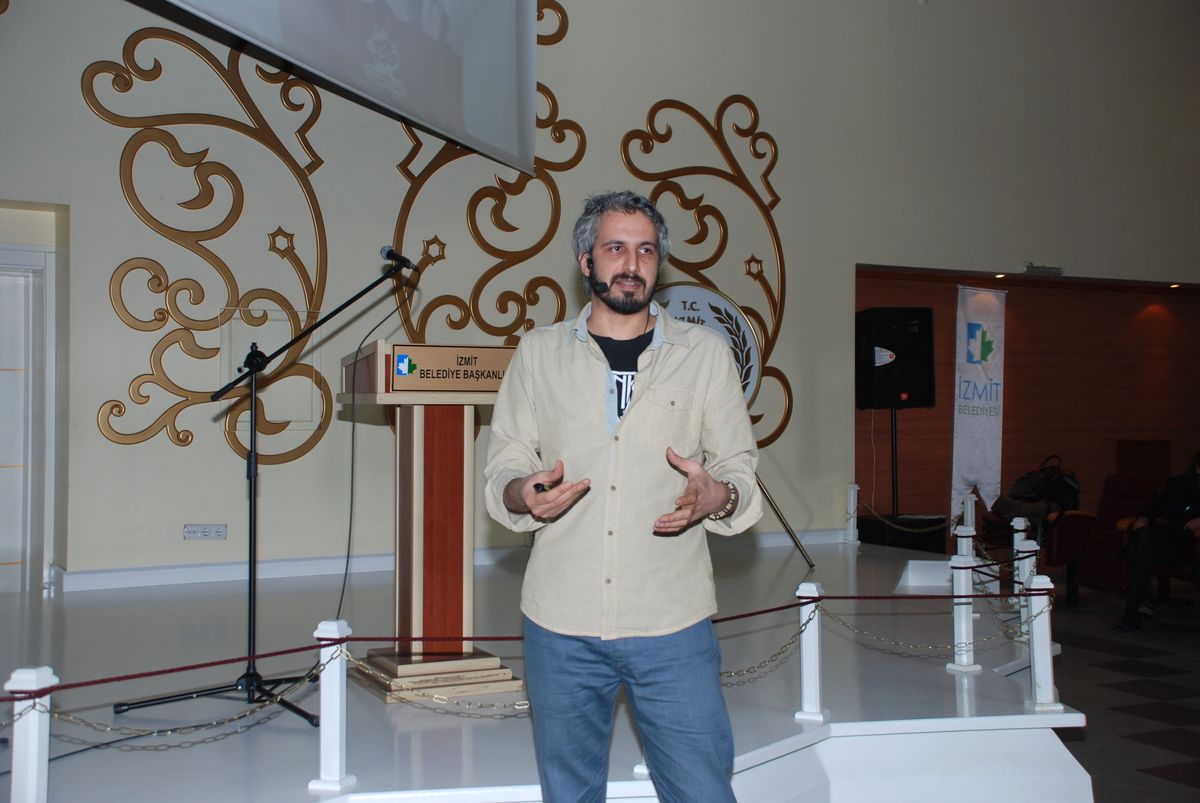 İzmitli Gençlere Sosyal Medya Semineri