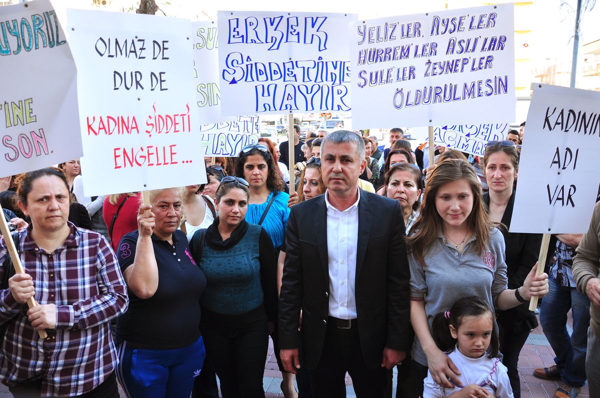 Manavgat\'ta Kadına Şiddet Protesto Edildi