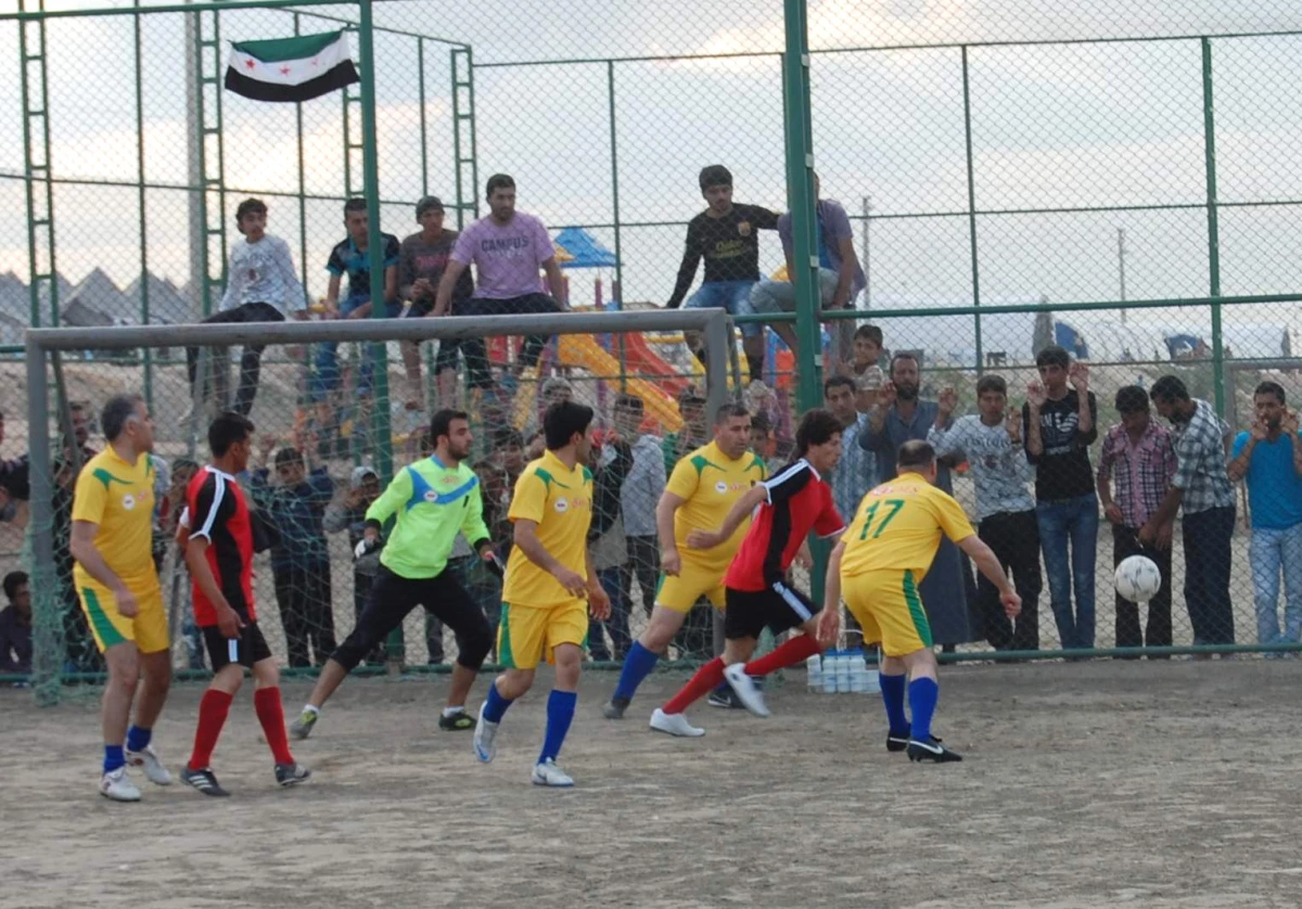 Mülteciler ile Adıyamanlı Sporcular Arasında Dosluk Maçı