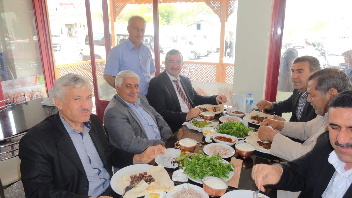 Otogar Yapımına Yemekli Teşekkür