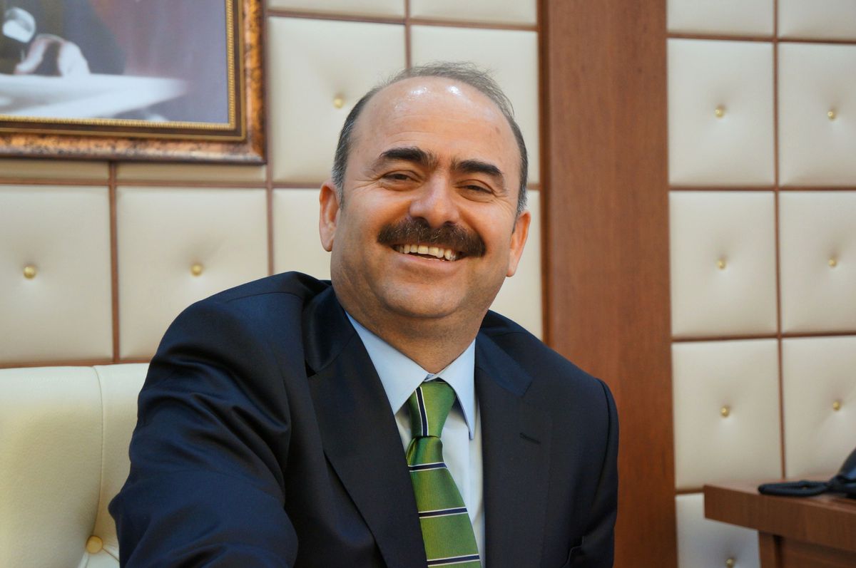 Siirt Valisi, Bayan Güreşçileri Altınla Ödüllendirdi