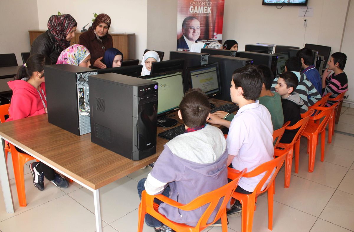 Suriyeli Öğrecilerin Bilgisayar Sevinci