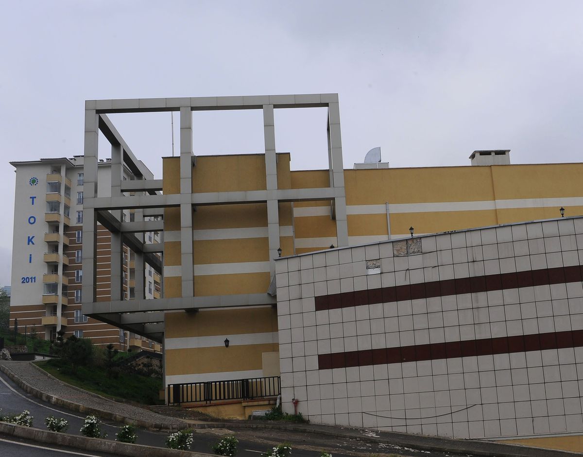 Bahçecik\'teki Ticaret Merkezi Satışa Çıktı