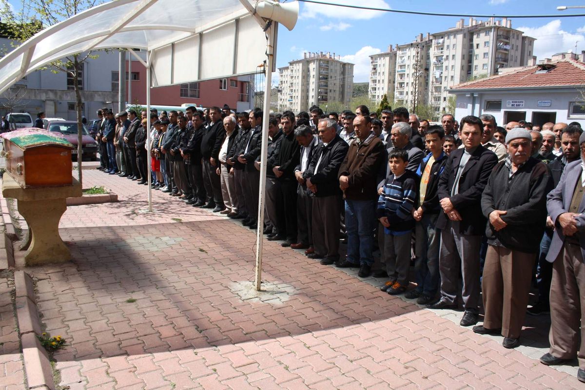 Trafik Kazasında Hayatını Kaybeden Çocuk Defnedildi