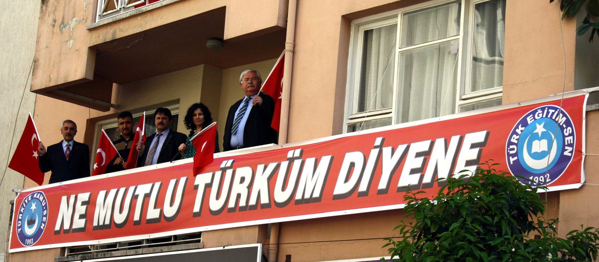 Türk Eğitim Sen\'den Afişli Tepki