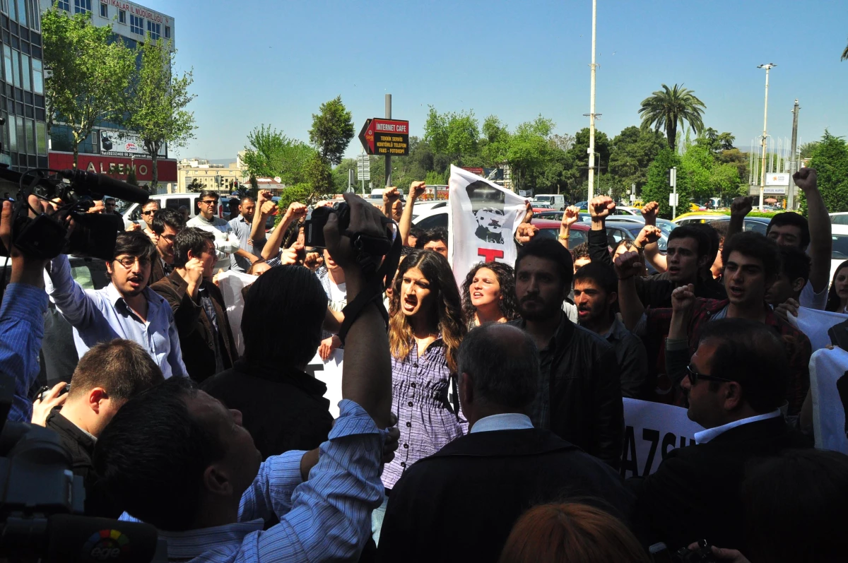 Akil İnsanlar\'a İzmir\'de Protesto